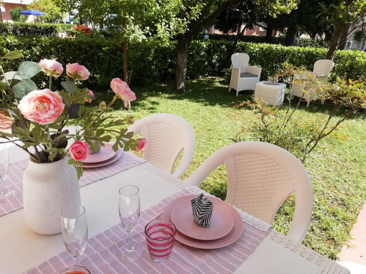 B&C Apartments Lido di Jesolo Bagian luar foto