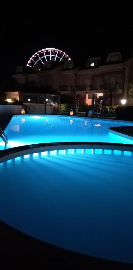 B&C Apartments Lido di Jesolo Bagian luar foto