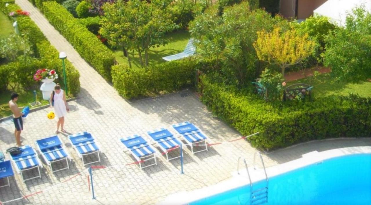 B&C Apartments Lido di Jesolo Bagian luar foto